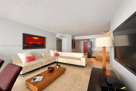 Condominio en venta en Sunny Isles Beach, Florida, 2 dormitorios, 160.72 m2 № 1292740 - foto 6