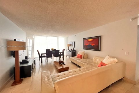 Copropriété à vendre à Sunny Isles Beach, Floride: 2 chambres, 160.72 m2 № 1292740 - photo 4