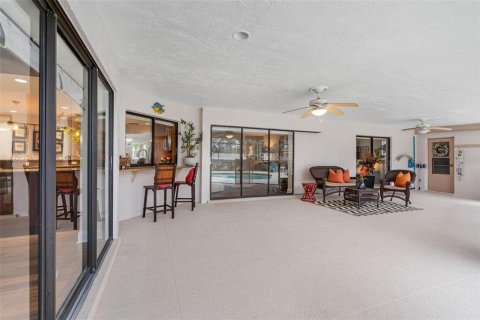 Casa en venta en Lutz, Florida, 4 dormitorios, 215.44 m2 № 1005836 - foto 5