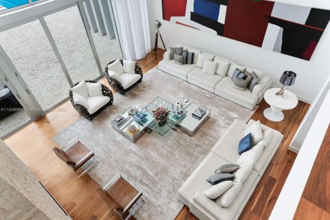 Villa ou maison à vendre à Miami Beach, Floride: 9 chambres, 891.77 m2 № 670438 - photo 13