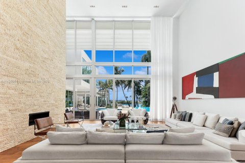 Villa ou maison à vendre à Miami Beach, Floride: 9 chambres, 891.77 m2 № 670438 - photo 8