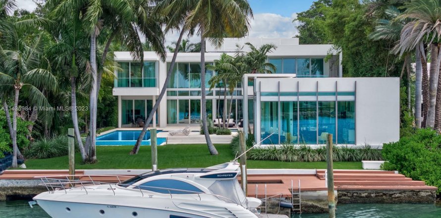Villa ou maison à Miami Beach, Floride 9 chambres, 891.77 m2 № 670438