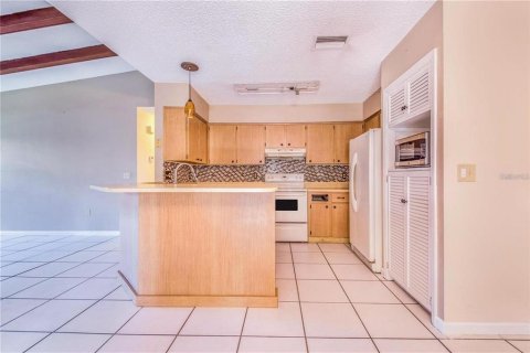 Duplex à vendre à Lakeland, Floride: 2 chambres, 118.08 m2 № 1243888 - photo 4