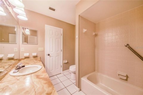 Duplex à vendre à Lakeland, Floride: 2 chambres, 118.08 m2 № 1243888 - photo 8