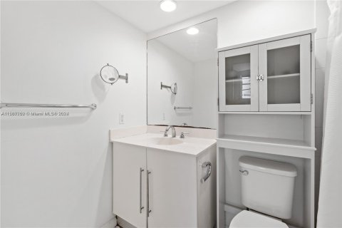 Copropriété à vendre à Hollywood, Floride: 1 chambre, 82.03 m2 № 1176174 - photo 18