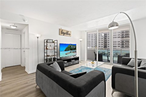 Condominio en venta en Hollywood, Florida, 1 dormitorio, 82.03 m2 № 1176174 - foto 10