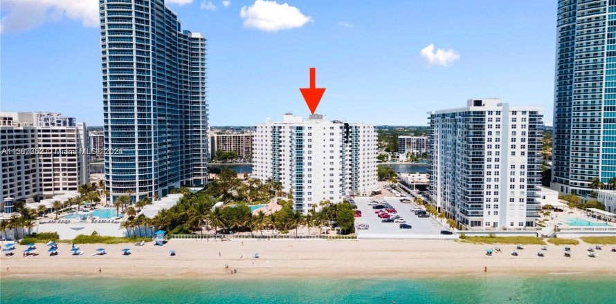 Condominio en Hollywood, Florida, 1 dormitorio  № 1176174