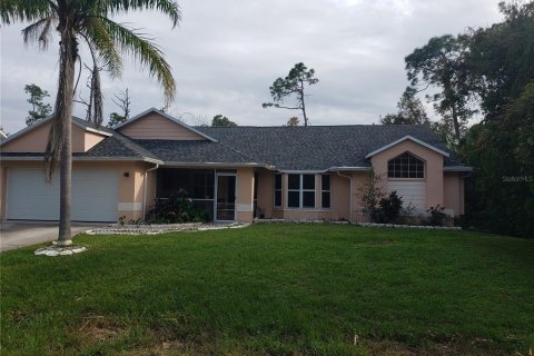 House in Port Charlotte, Florida 3 bedrooms, 157.28 sq.m. № 1409900 - photo 2