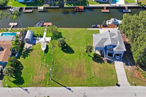 Terreno en venta en Hudson, Florida № 1379790 - foto 1