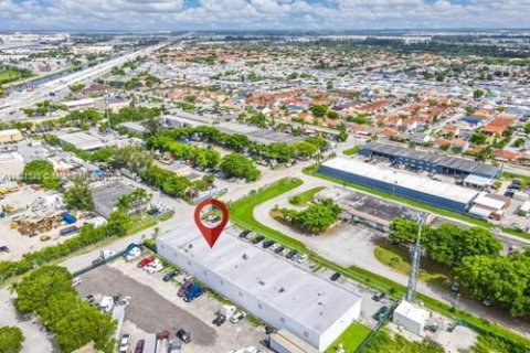 Propiedad comercial en venta en Hialeah Gardens, Florida № 1268891 - foto 3