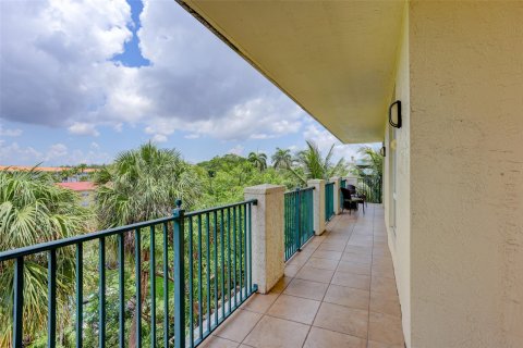 Condo in Deerfield Beach, Florida, 2 bedrooms  № 924542 - photo 24