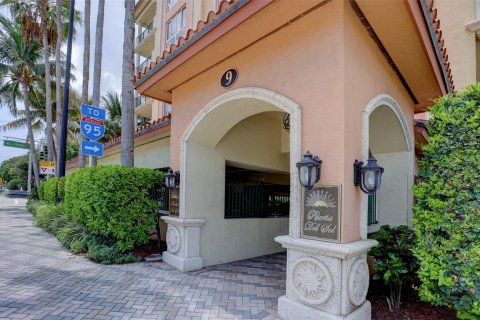 Condo in Deerfield Beach, Florida, 2 bedrooms  № 924542 - photo 18