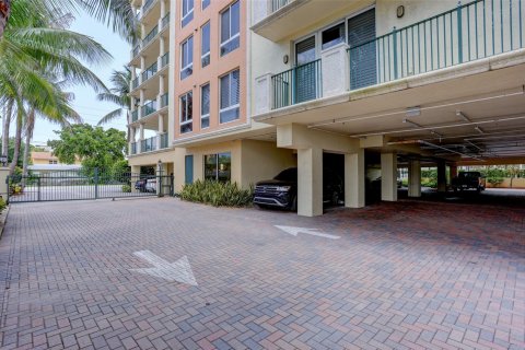 Condo in Deerfield Beach, Florida, 2 bedrooms  № 924542 - photo 17