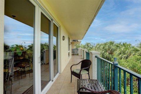 Condo in Deerfield Beach, Florida, 2 bedrooms  № 924542 - photo 21