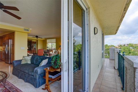 Condo in Deerfield Beach, Florida, 2 bedrooms  № 924542 - photo 20