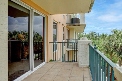 Condo in Deerfield Beach, Florida, 2 bedrooms  № 924542 - photo 23