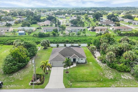 House in North Port, Florida 3 bedrooms, 160.26 sq.m. № 1265620 - photo 30