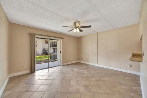 Condo in Tampa, Florida, 1 bedroom  № 1344679 - photo 8