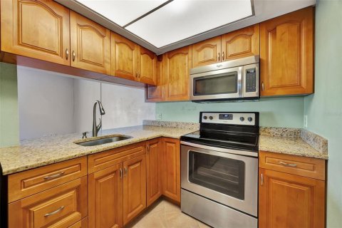 Condo in Tampa, Florida, 1 bedroom  № 1344679 - photo 14