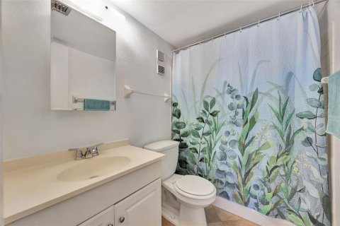 Condo in Tampa, Florida, 1 bedroom  № 1344679 - photo 20