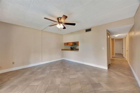 Copropriété à vendre à Tampa, Floride: 1 chambre, 63.17 m2 № 1344679 - photo 10