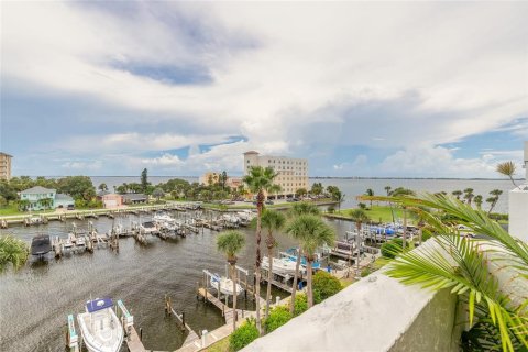 Condo in Palm Bay, Florida, 3 bedrooms  № 1344681 - photo 25