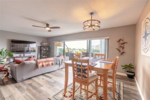 Condo in Palm Bay, Florida, 3 bedrooms  № 1344681 - photo 11