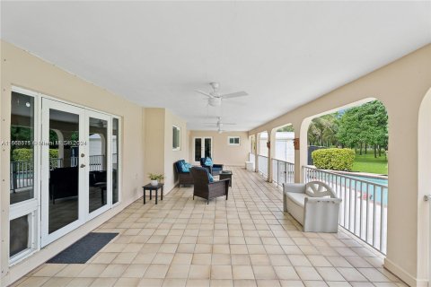 Villa ou maison à vendre à Miami, Floride: 4 chambres, 213.86 m2 № 1388199 - photo 19