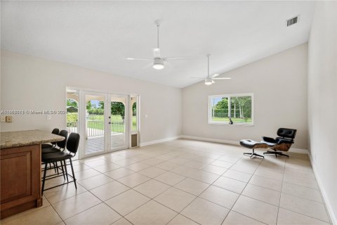 Villa ou maison à vendre à Miami, Floride: 4 chambres, 213.86 m2 № 1388199 - photo 16