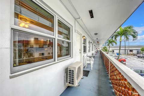 Condominio en venta en Dania Beach, Florida, 1 dormitorio, 52.4 m2 № 908321 - foto 14