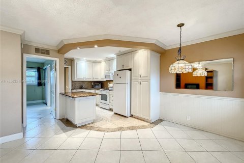 Condominio en venta en Dania Beach, Florida, 1 dormitorio, 52.4 m2 № 908321 - foto 2