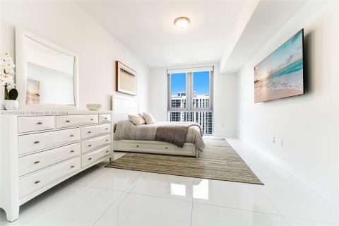 Condo in North Miami Beach, Florida, 3 bedrooms  № 1385709 - photo 21