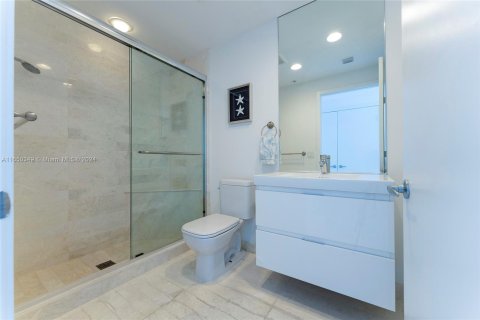 Condo in North Miami Beach, Florida, 3 bedrooms  № 1385709 - photo 23