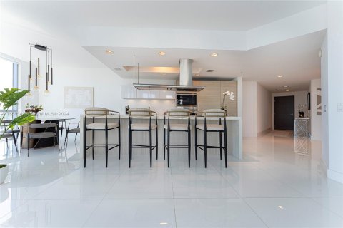 Condo in North Miami Beach, Florida, 3 bedrooms  № 1385709 - photo 5