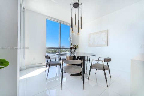 Condo in North Miami Beach, Florida, 3 bedrooms  № 1385709 - photo 16