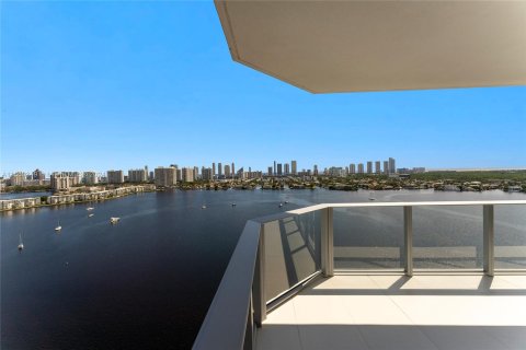 Copropriété à vendre à North Miami Beach, Floride: 3 chambres, 206.71 m2 № 1385709 - photo 14