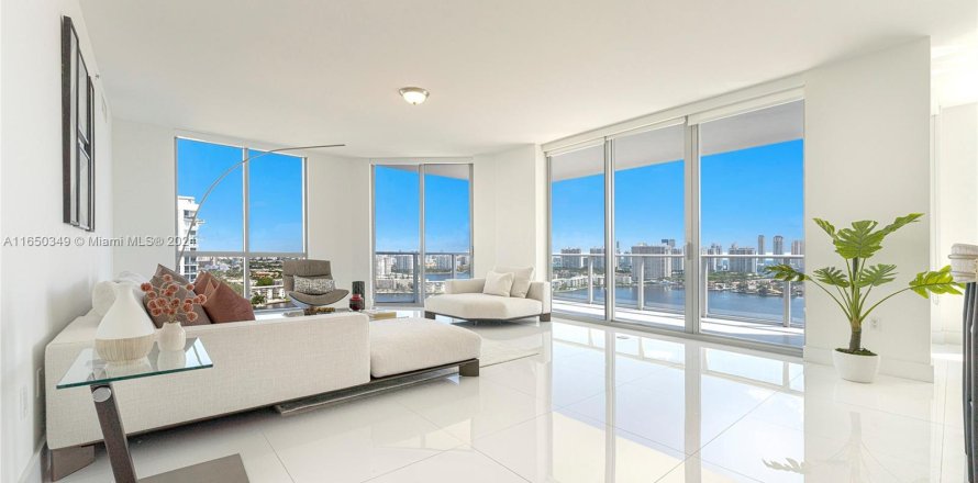 Condo à North Miami Beach, Floride, 3 chambres  № 1385709