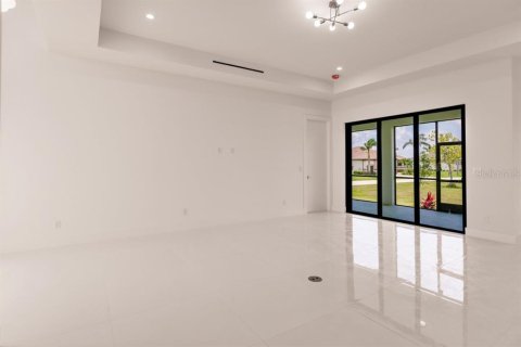 Villa ou maison à vendre à Punta Gorda, Floride: 3 chambres, 177.07 m2 № 740542 - photo 19