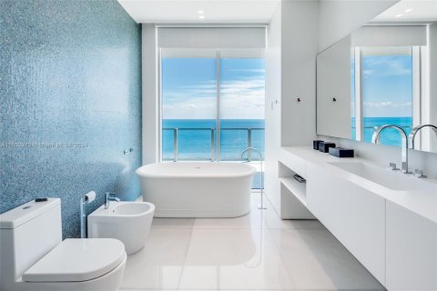 Condominio en venta en Key Biscayne, Florida, 4 dormitorios, 442.4 m2 № 1352127 - foto 12