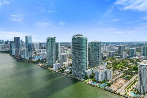 Condominio en venta en Miami, Florida, 3 dormitorios, 151.8 m2 № 1325931 - foto 1