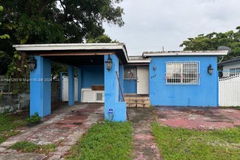 Casa en venta en Hialeah, Florida, 3 dormitorios, 88.63 m2 № 1325929 - foto 1