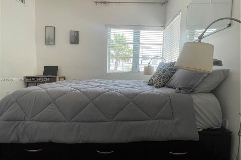 Condo in Miami Beach, Florida, 1 bedroom  № 1309685 - photo 16