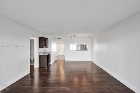 Condominio en venta en Pompano Beach, Florida, 1 dormitorio, 105.91 m2 № 1309687 - foto 29