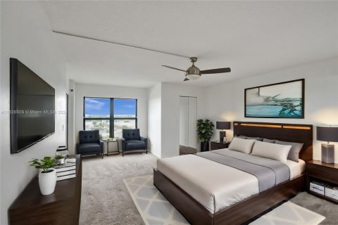 Condominio en venta en Pompano Beach, Florida, 1 dormitorio, 105.91 m2 № 1309687 - foto 4