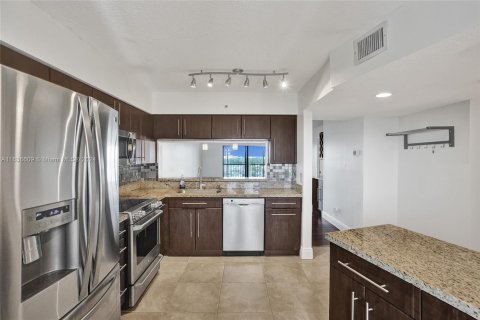 Condominio en venta en Pompano Beach, Florida, 1 dormitorio, 105.91 m2 № 1309687 - foto 18