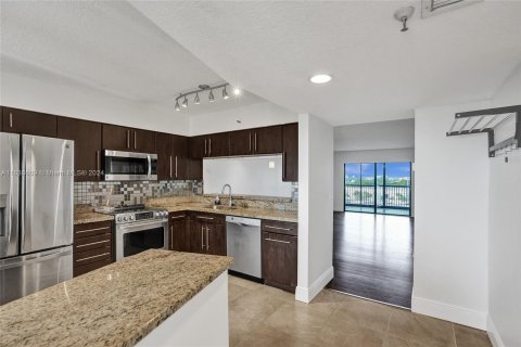 Condominio en venta en Pompano Beach, Florida, 1 dormitorio, 105.91 m2 № 1309687 - foto 13