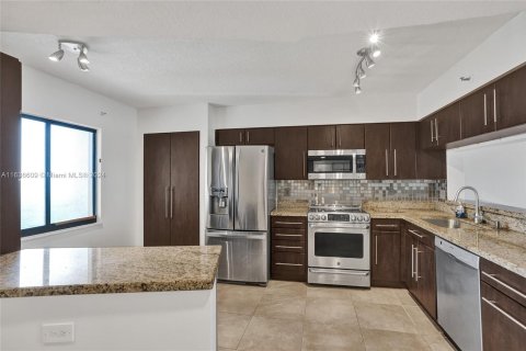 Condominio en venta en Pompano Beach, Florida, 1 dormitorio, 105.91 m2 № 1309687 - foto 14