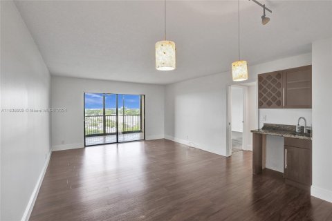 Condominio en venta en Pompano Beach, Florida, 1 dormitorio, 105.91 m2 № 1309687 - foto 25