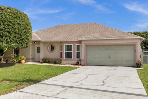 Villa ou maison à vendre à Kissimmee, Floride: 4 chambres, 158.31 m2 № 1261902 - photo 3