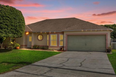 House in Kissimmee, Florida 4 bedrooms, 158.31 sq.m. № 1261902 - photo 2